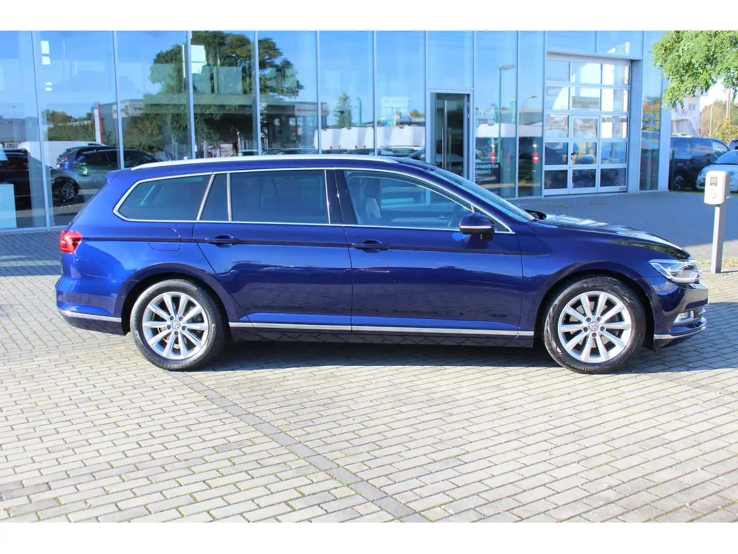 Volkswagen Passat Variant 2.0 TDI BMT Highline " im Kundenauftrag" Blau - 2