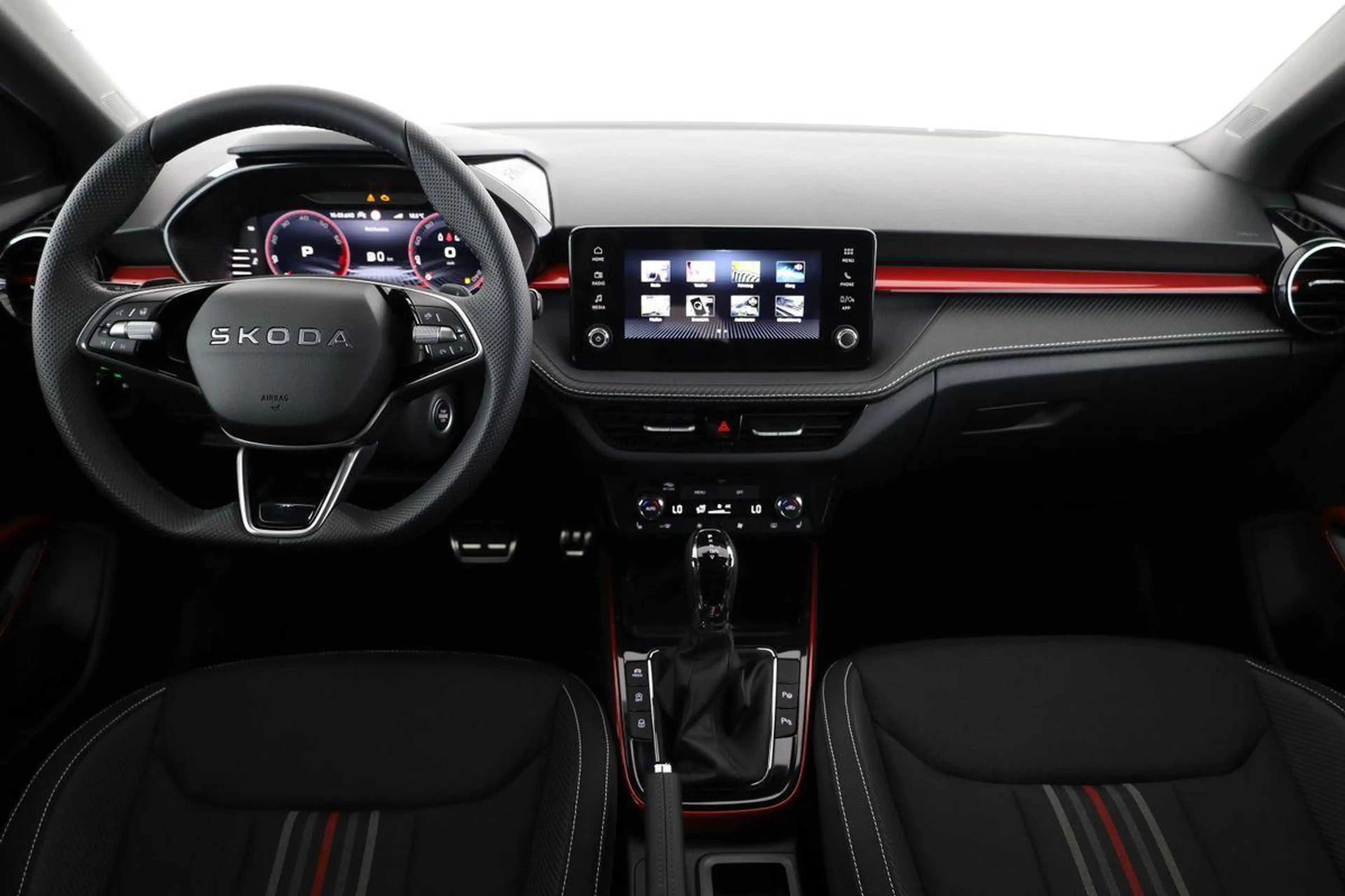 Skoda Fabia Monte Carlo 1.5 TSI DSG Carlo, Ladeboden, LED, ... — photo 4