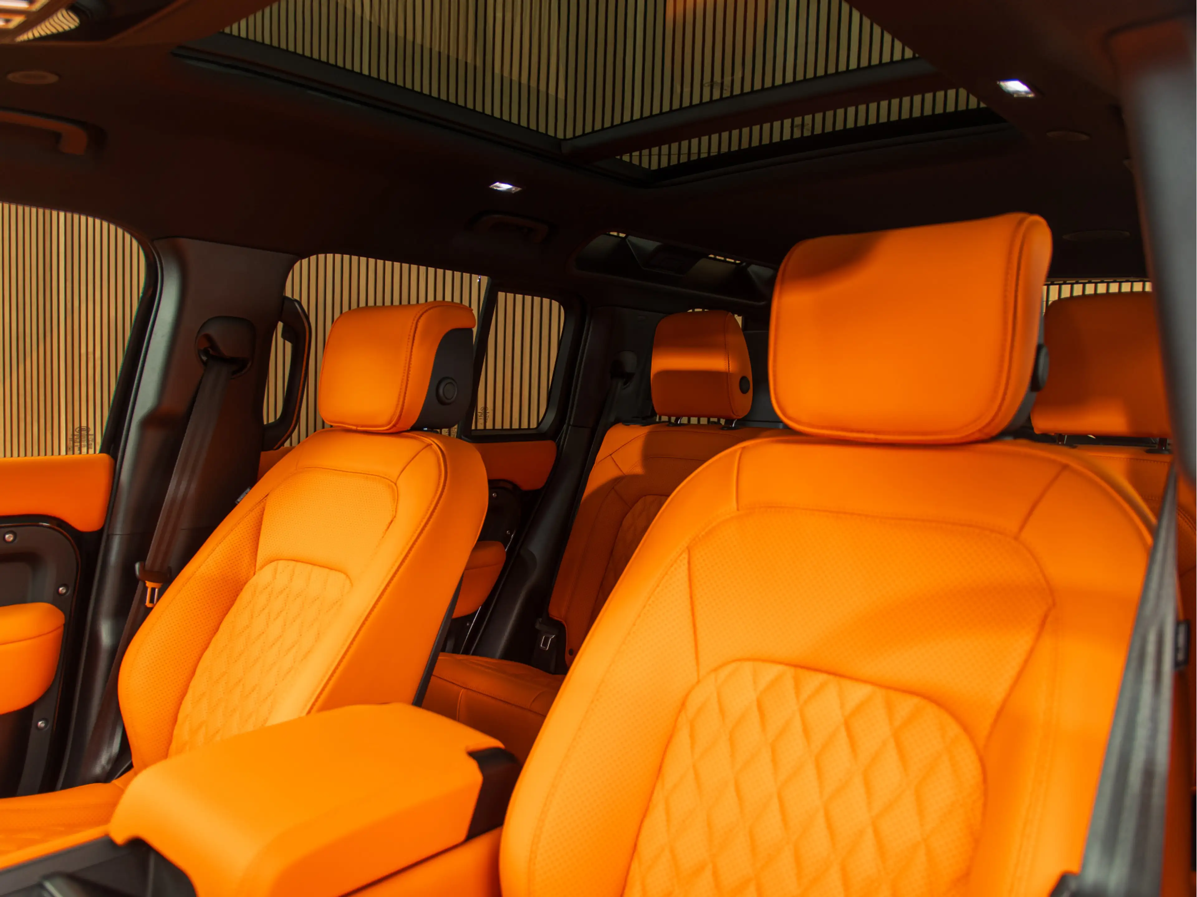 Land Rover Defender 110 2.0 P300e 110 X-Dynamic HSE HERMES KLEUR LEDER — photo 14