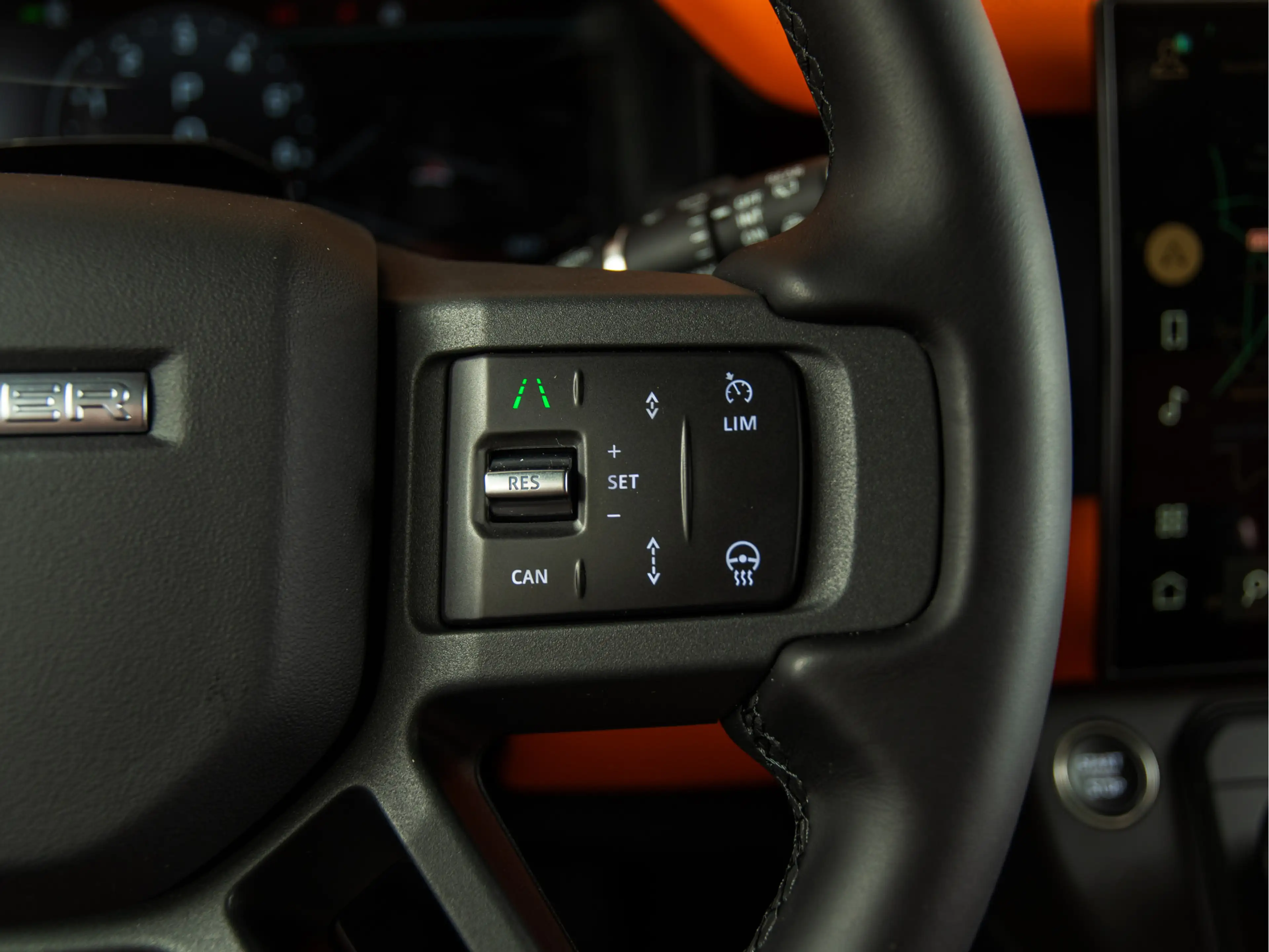 Land Rover Defender 110 2.0 P300e 110 X-Dynamic HSE HERMES KLEUR LEDER — photo 26