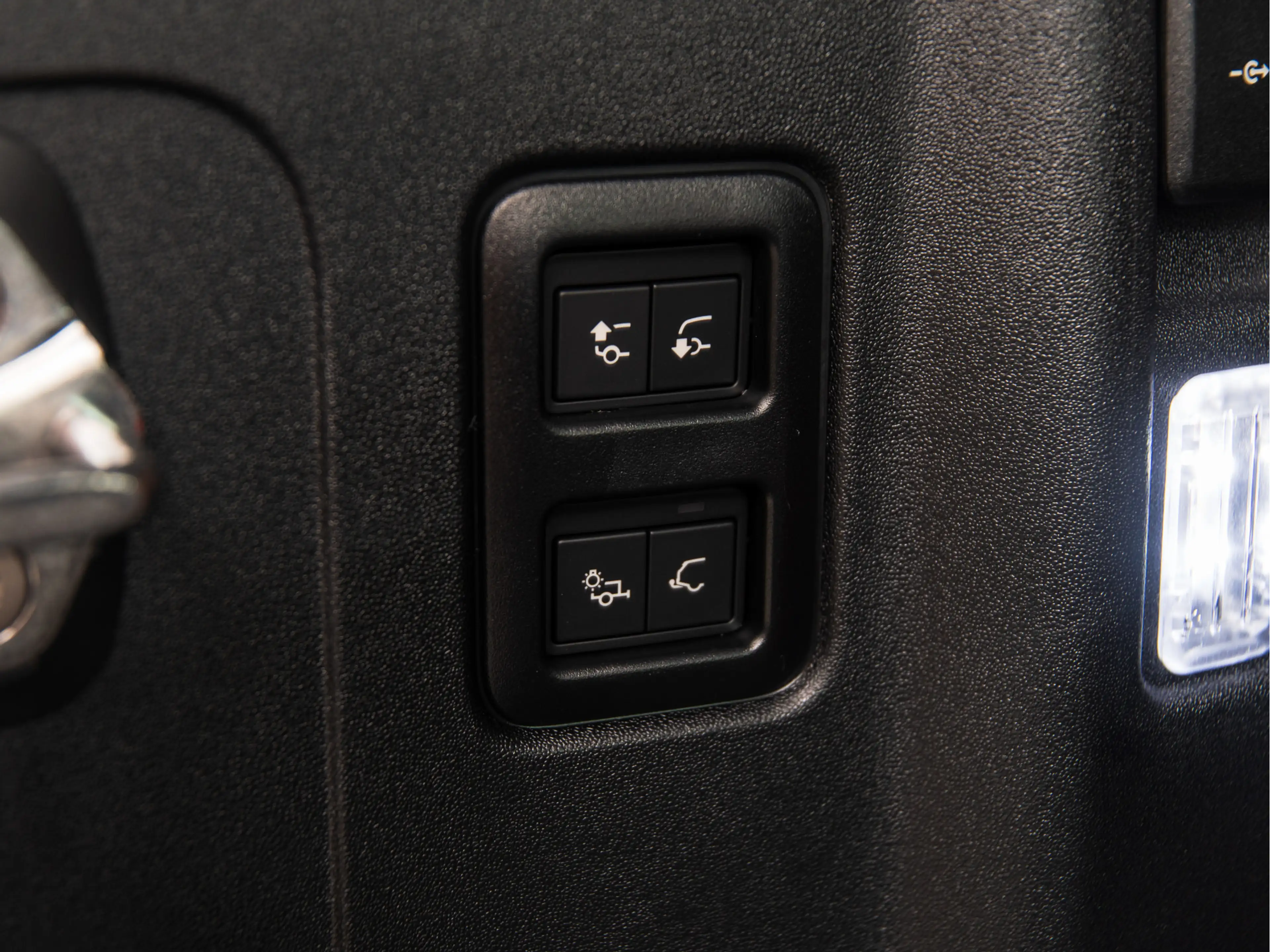 Land Rover Defender 110 2.0 P300e 110 X-Dynamic HSE HERMES KLEUR LEDER — photo 29