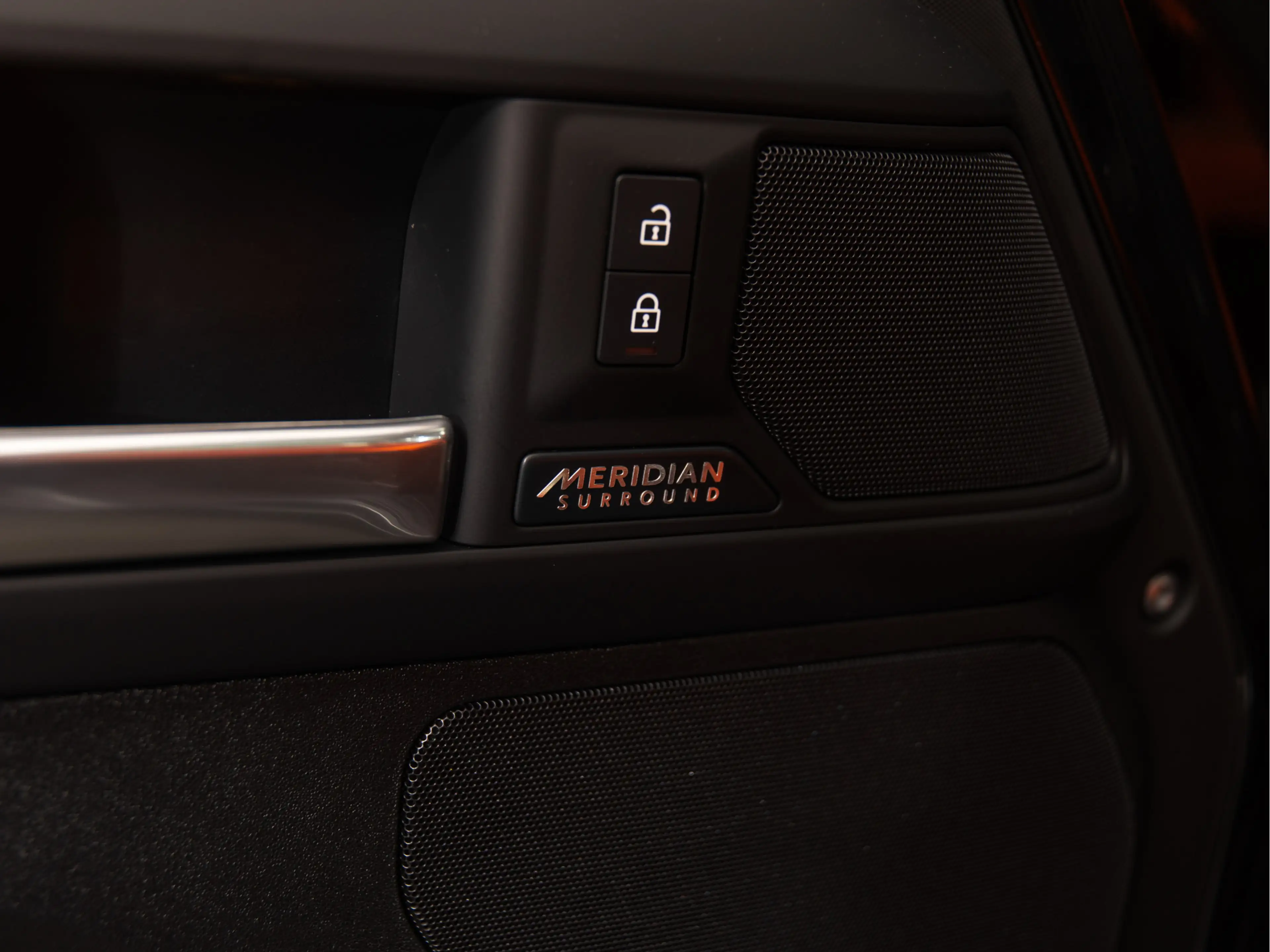 Land Rover Defender 110 2.0 P300e 110 X-Dynamic HSE HERMES KLEUR LEDER — photo 18