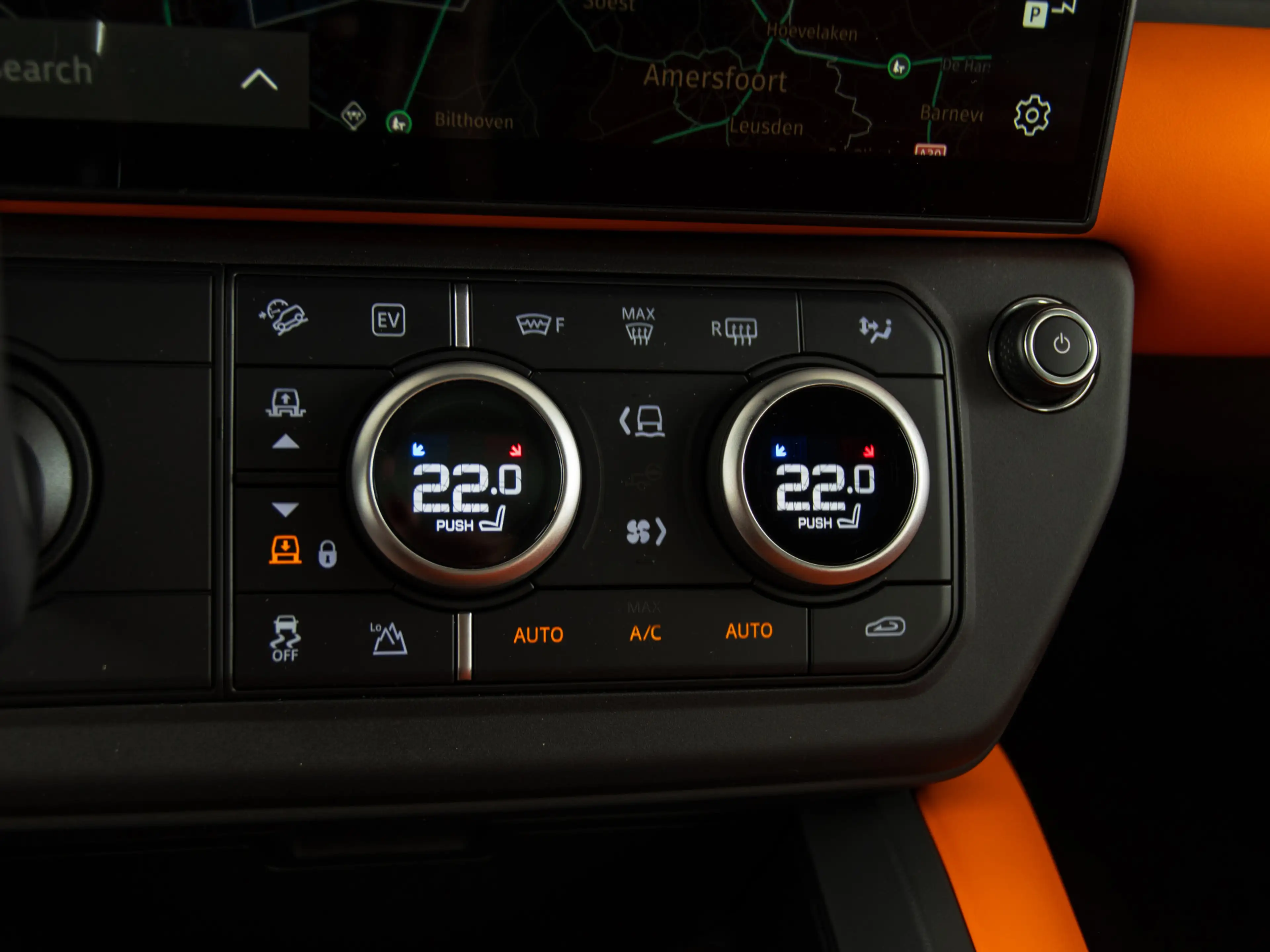 Land Rover Defender 110 2.0 P300e 110 X-Dynamic HSE HERMES KLEUR LEDER — photo 24