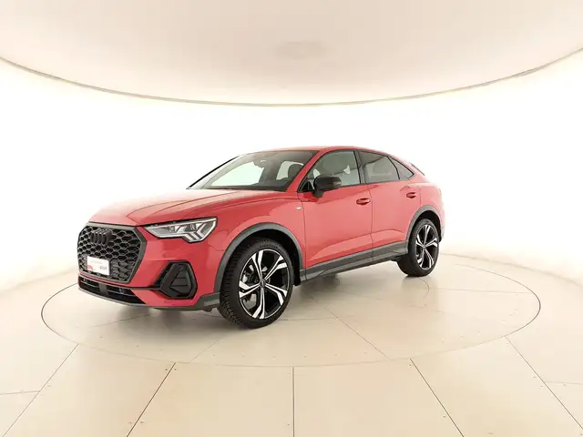 Audi Q3 sportback 35 1.5 tfsi identity black s-tronic