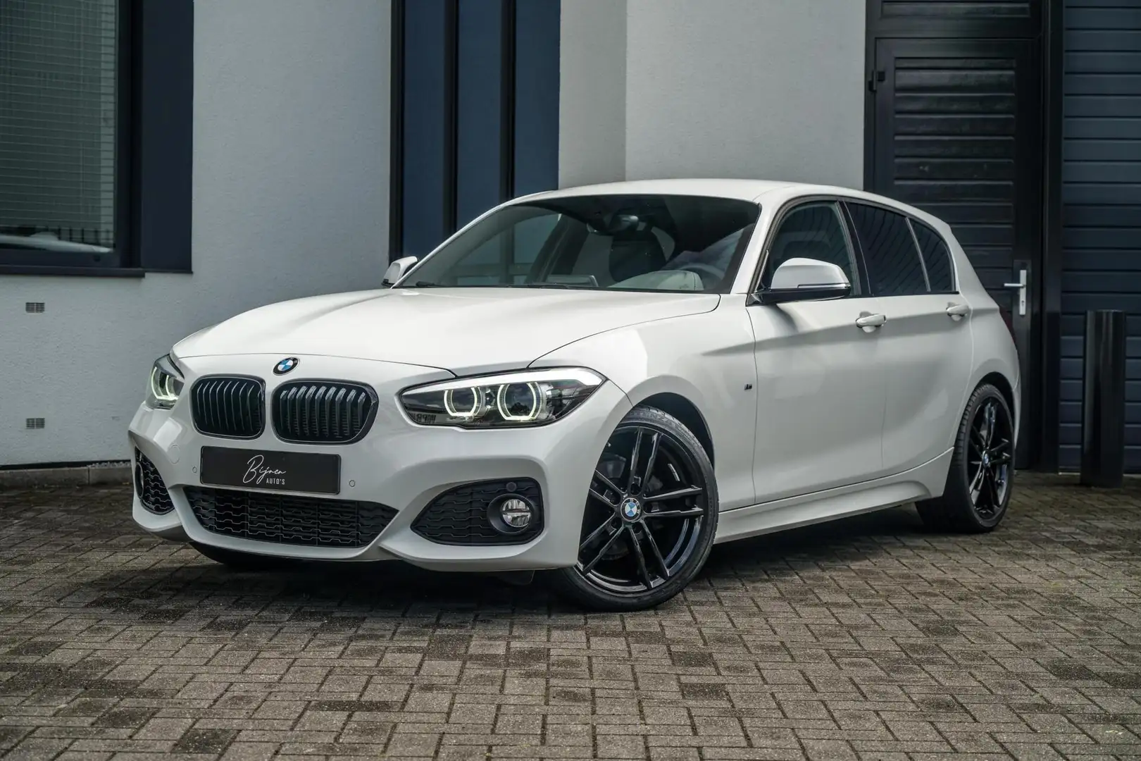 BMW 118 1-serie 118i Edition M Sport LEER / NAVI Wit - 1