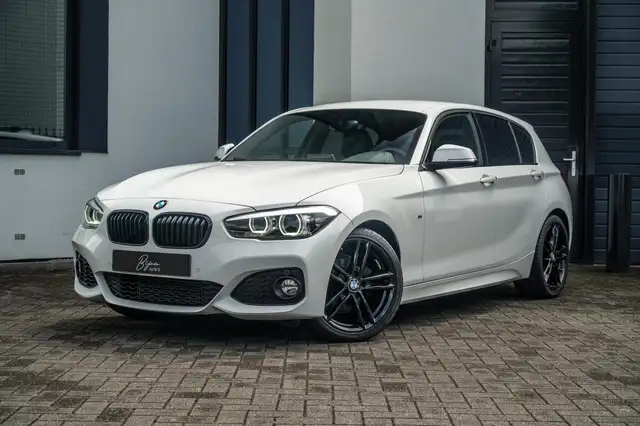 BMW 118 1-serie 118i Edition M Sport LEER / NAVI