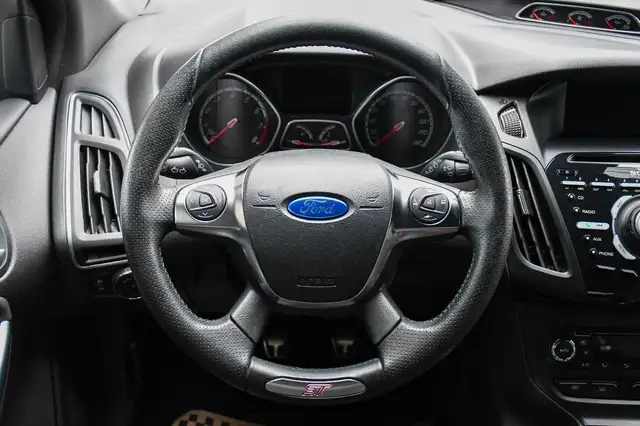 Ford Focus view 15