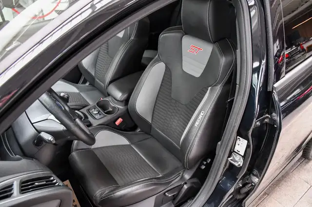 Ford Focus view 10