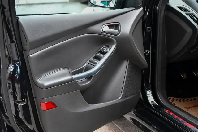 Ford Focus view 7