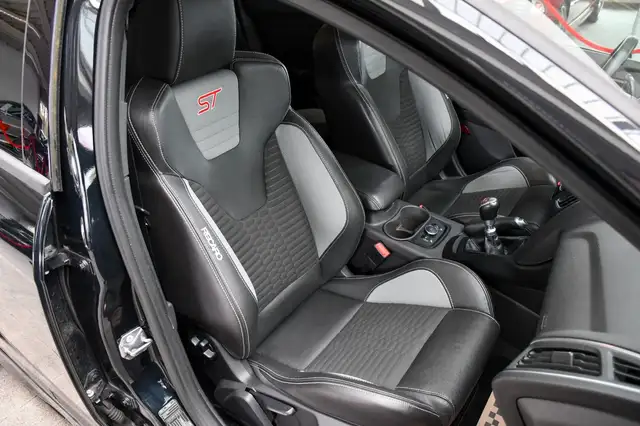 Ford Focus view 11