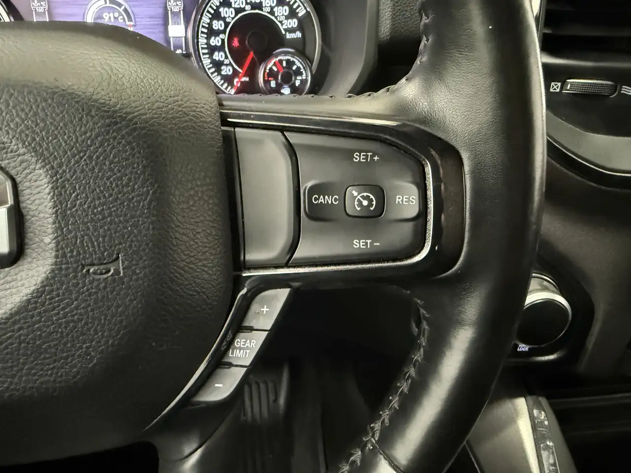 RAM 1500 снимка RAM 1500