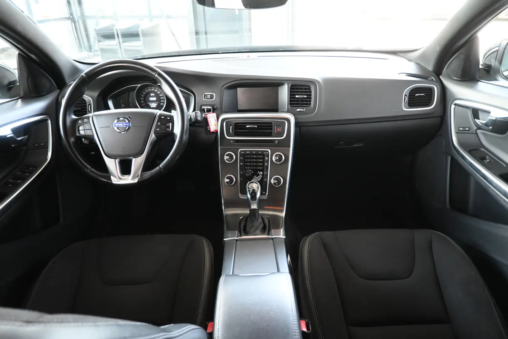 Volvo V60 1.6 T3 Summum Automaat Clima Navigatie LED Goed On Gris - 2