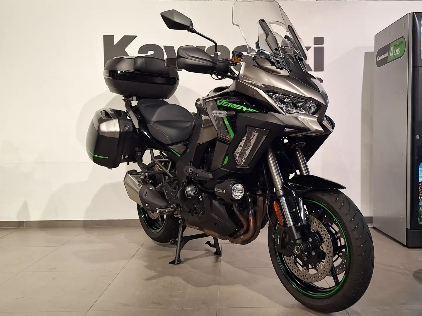 Kawasaki Versys 1100 SE Gris - 1
