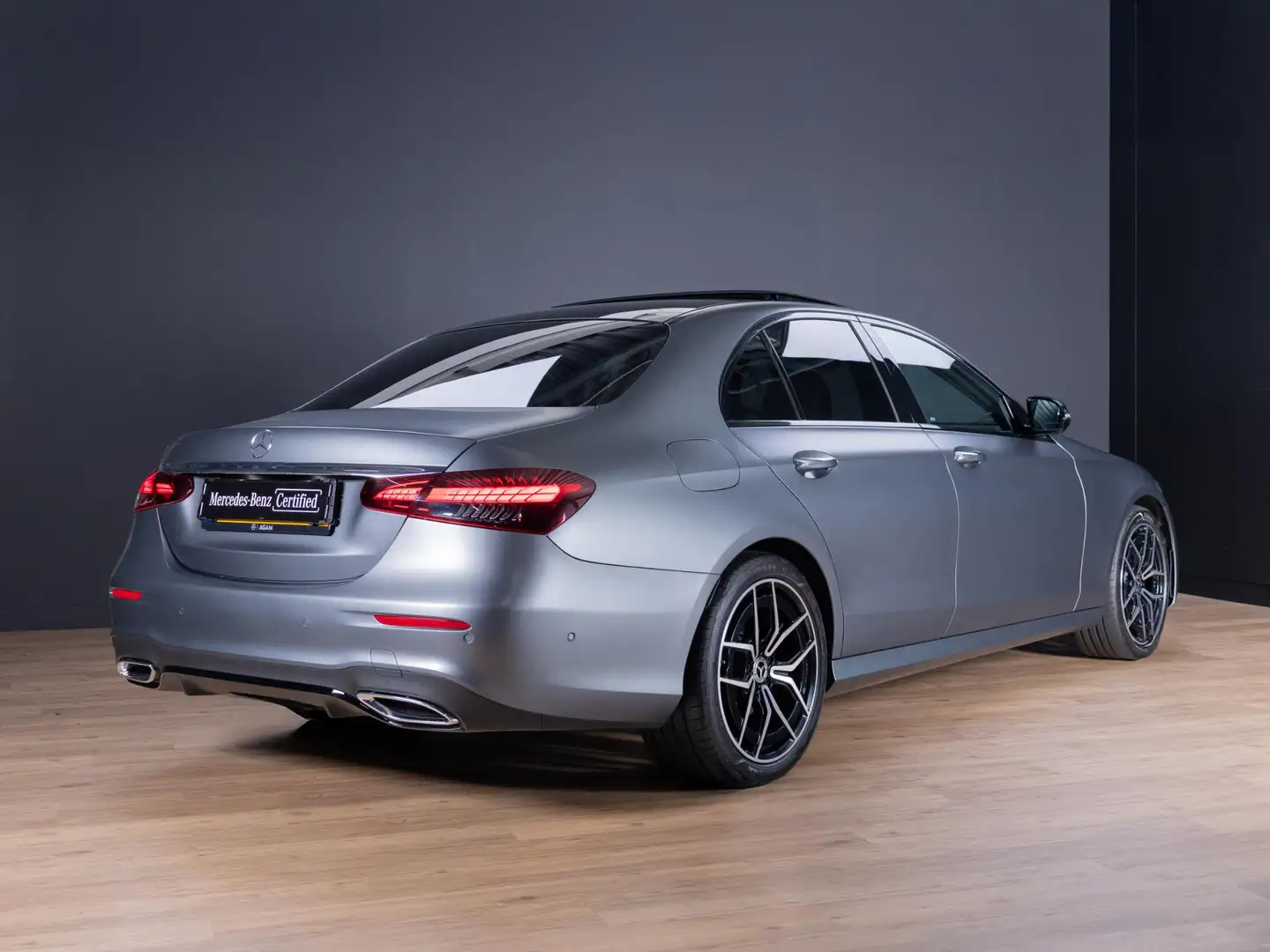 Mercedes-Benz E 200 Limousine AMG Line Gris - 2