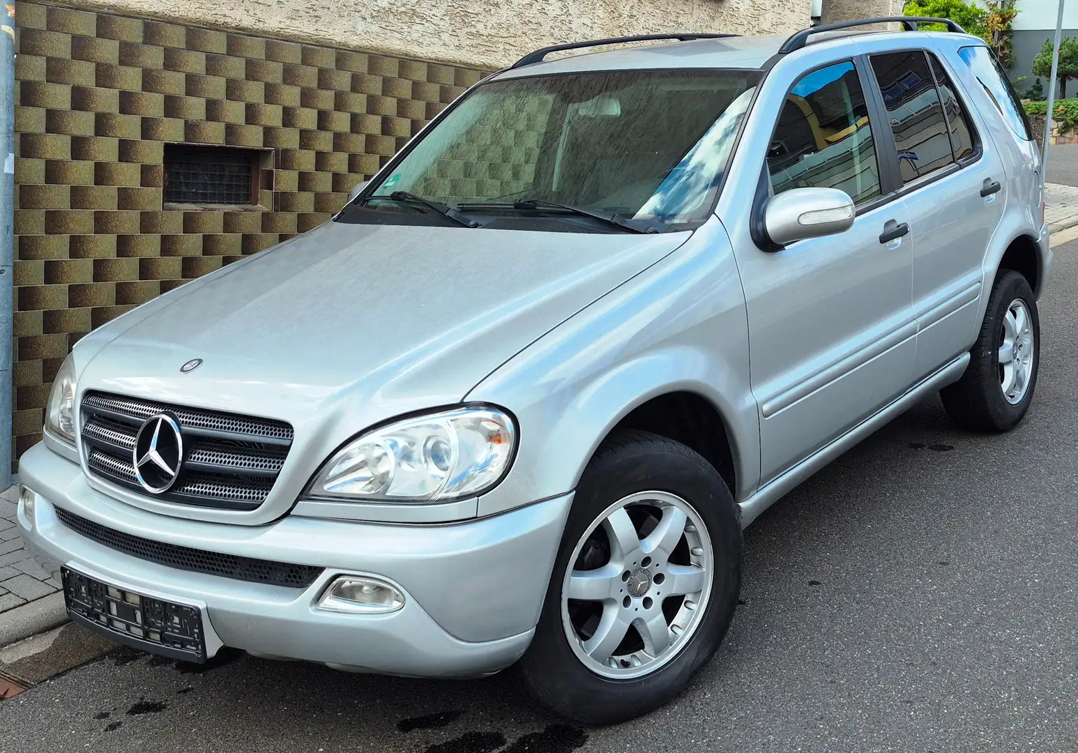 Mercedes-Benz ML 320 Facelift Vollleder Allwetterr. AHK Tüv 9/27 Silber - 1