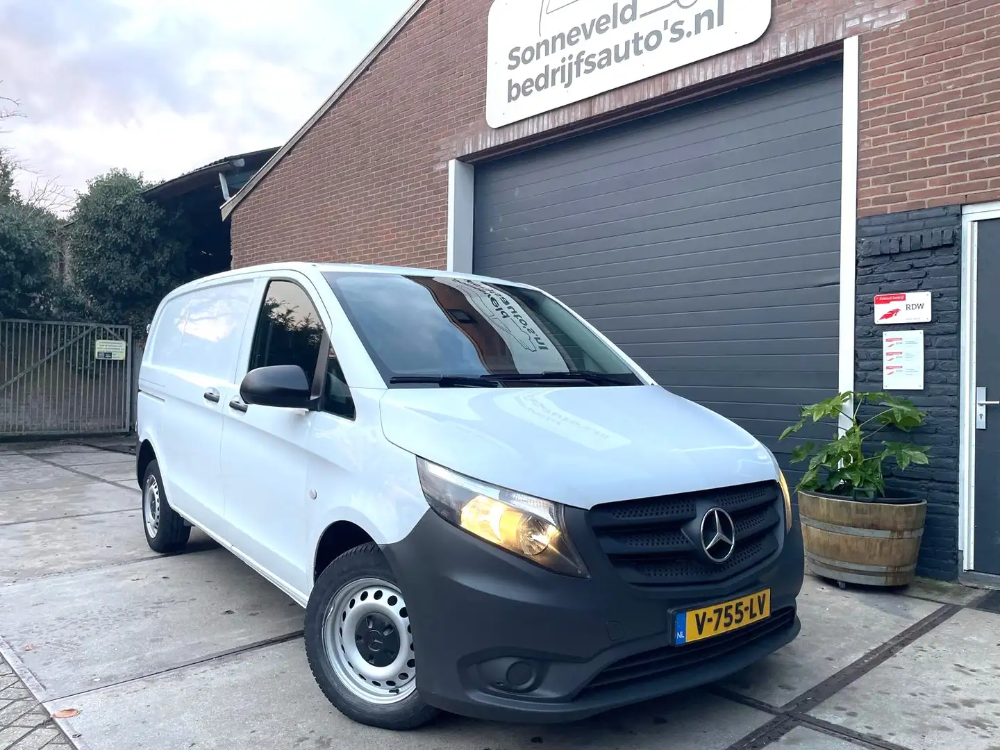 Mercedes-Benz Vito 111CDI 115pk, EURO6, PDC, Airco, Wit - 1
