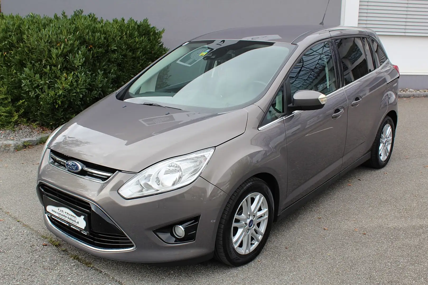 Ford Grand C-Max Grand C-MAX Titanium 1,0 EcoBoost Schwarz - 1