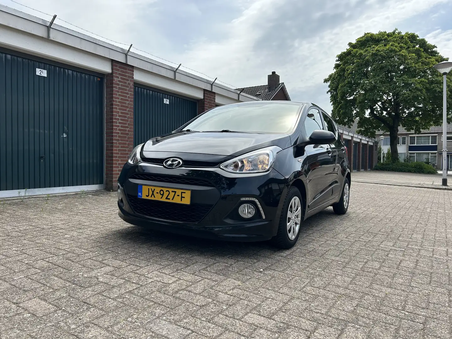 Hyundai i10 Zwart - 2