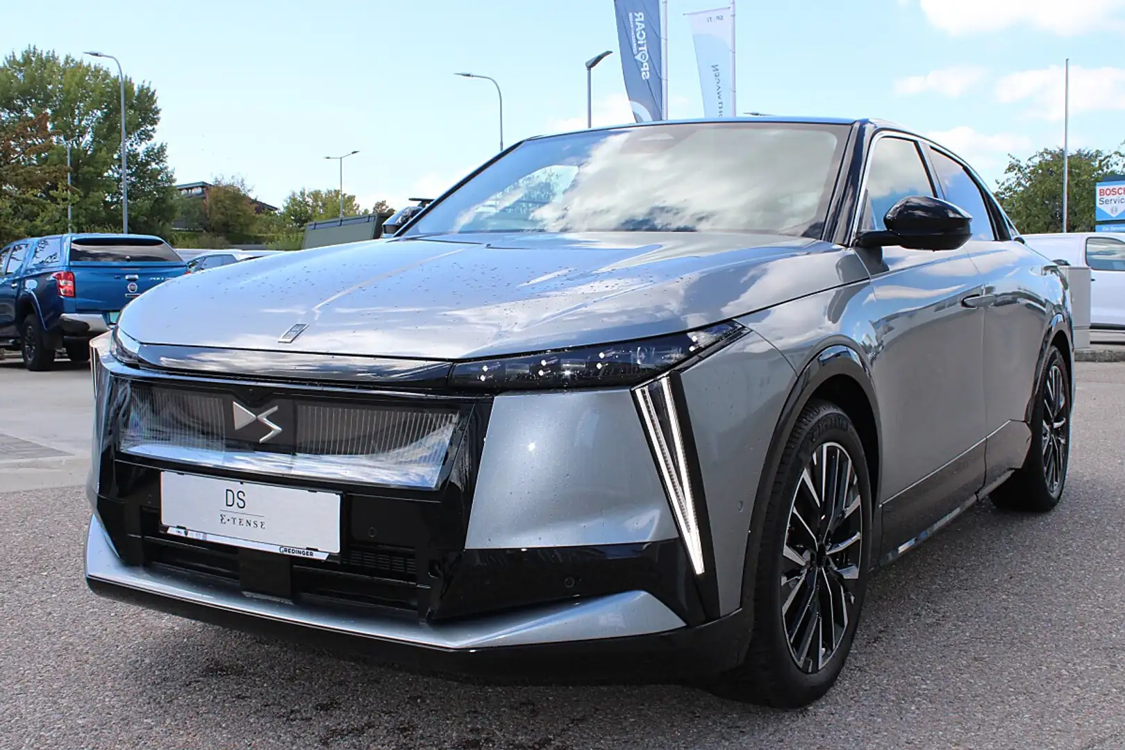DS Automobiles N°8 DS N8 Long Range 97,2kWh Etoile Aut. Grau - 1