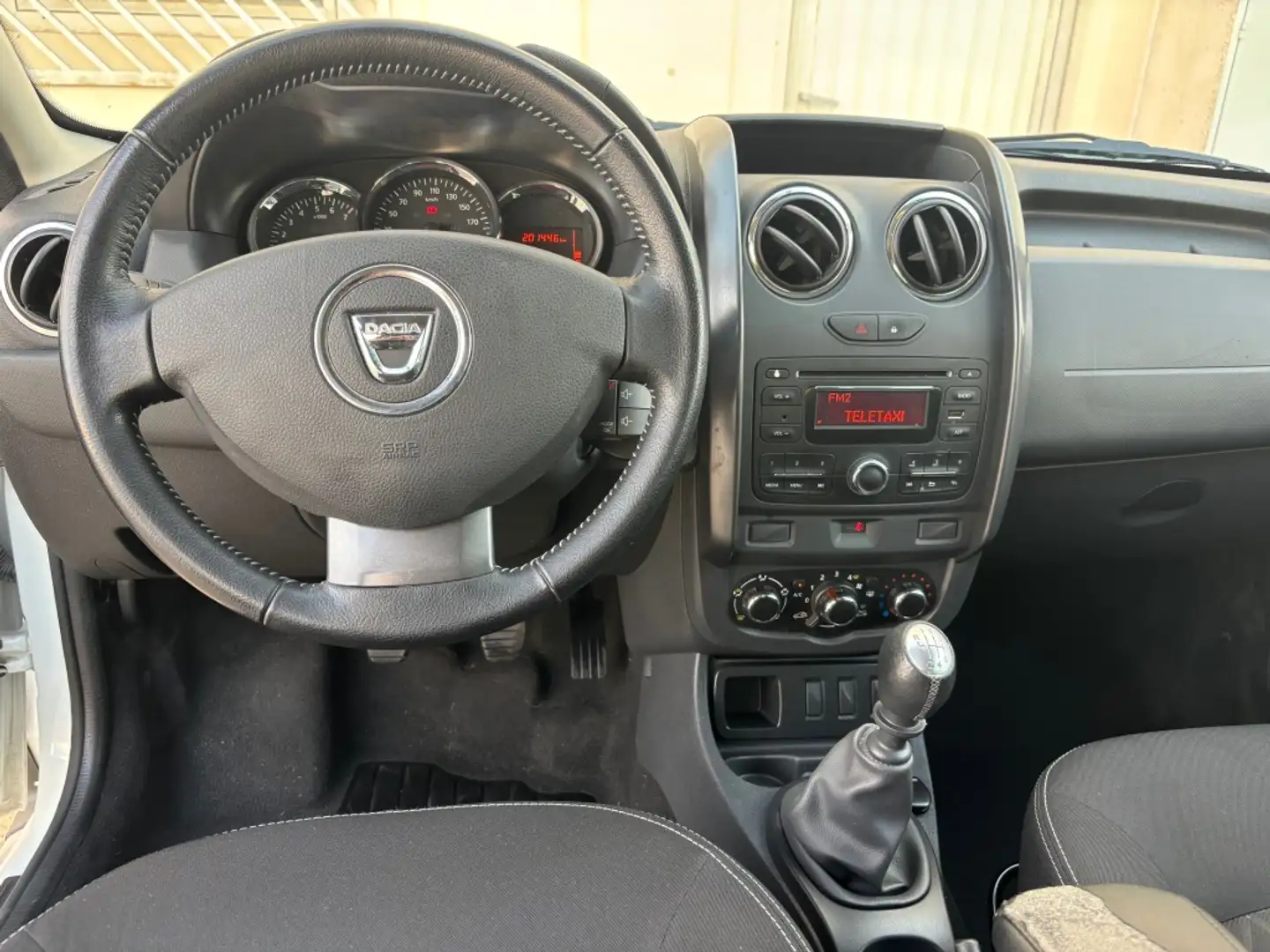 Dacia Duster 1.5dCi Ambiance 4x2 90 Weiß - 2
