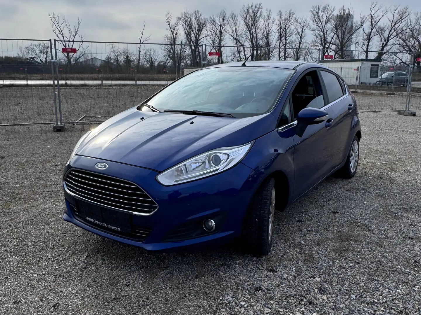 Ford Fiesta 1.5 TDCi Titanium Blau - 2