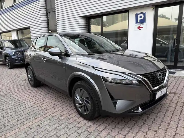 Nissan Qashqai view 3