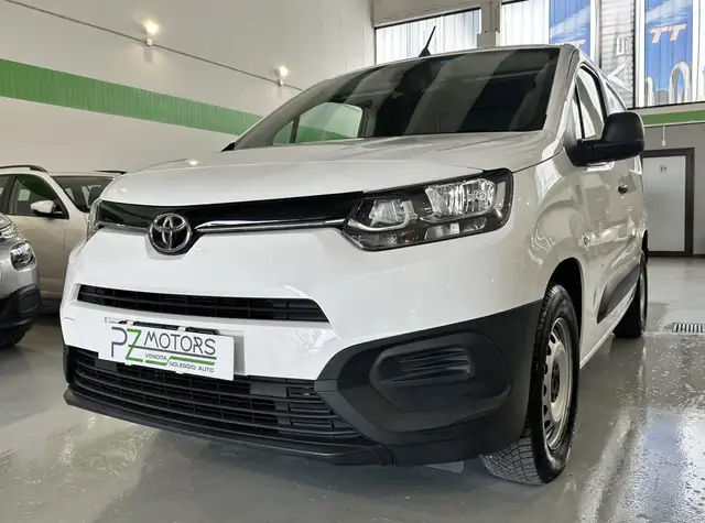 Toyota Proace City 1.5D 100 CV GROUND 3 POSTI