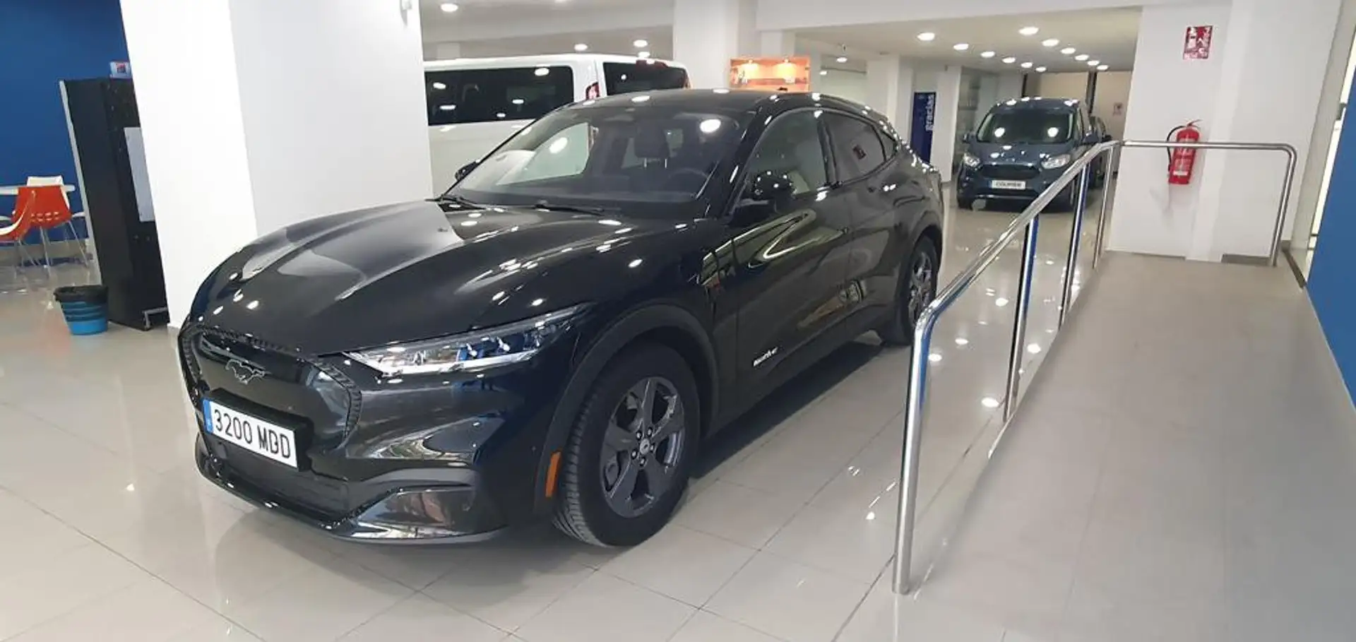 Ford Mustang Mach-E RWD Electrico - 98,8Kwh Rango Extendido 294 Negro - 1