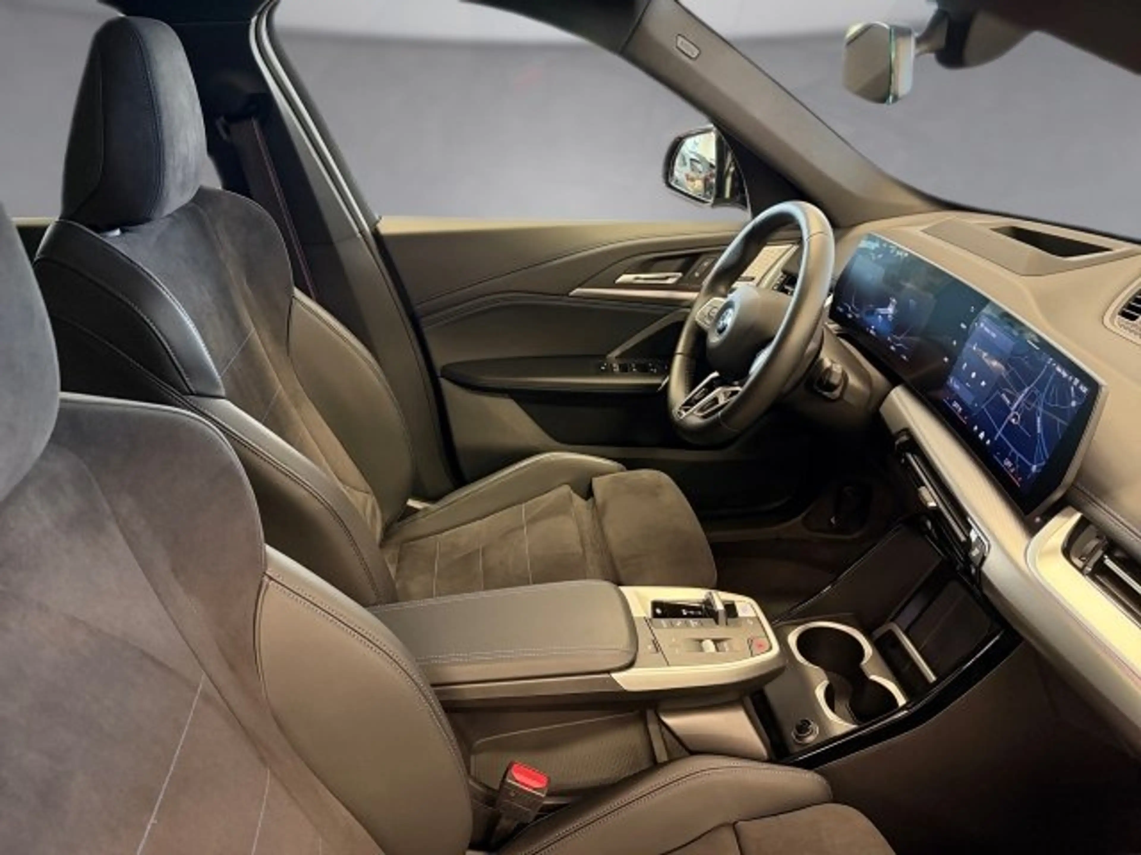 BMW iX1 xDrive30 U11 XE2 — photo 11