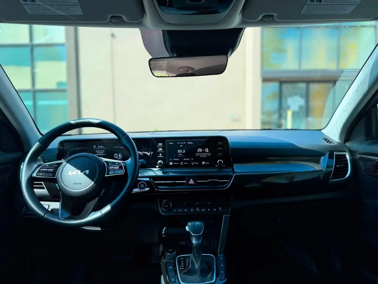 Kia Seltos снимка Kia Seltos