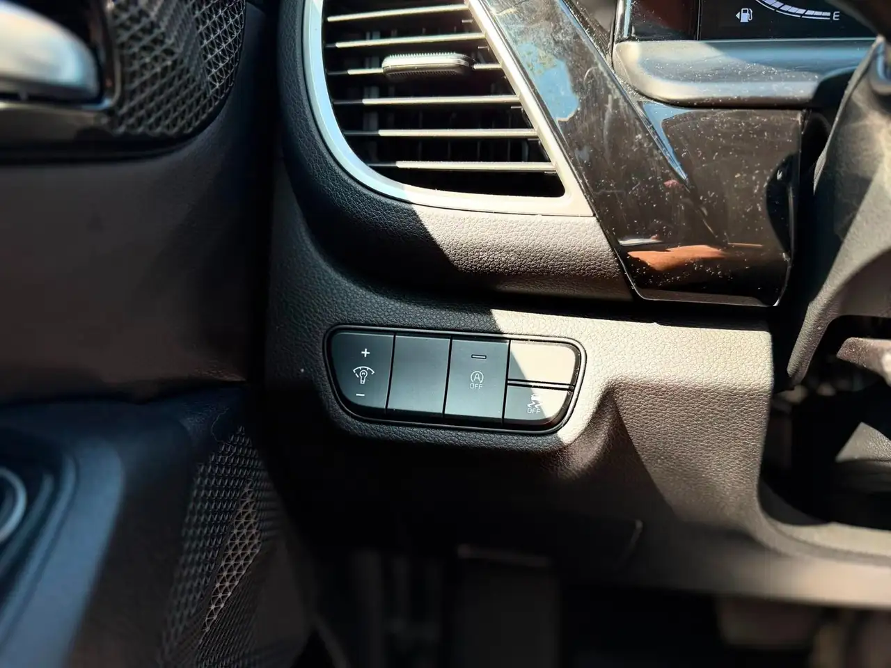 Kia Seltos снимка Kia Seltos
