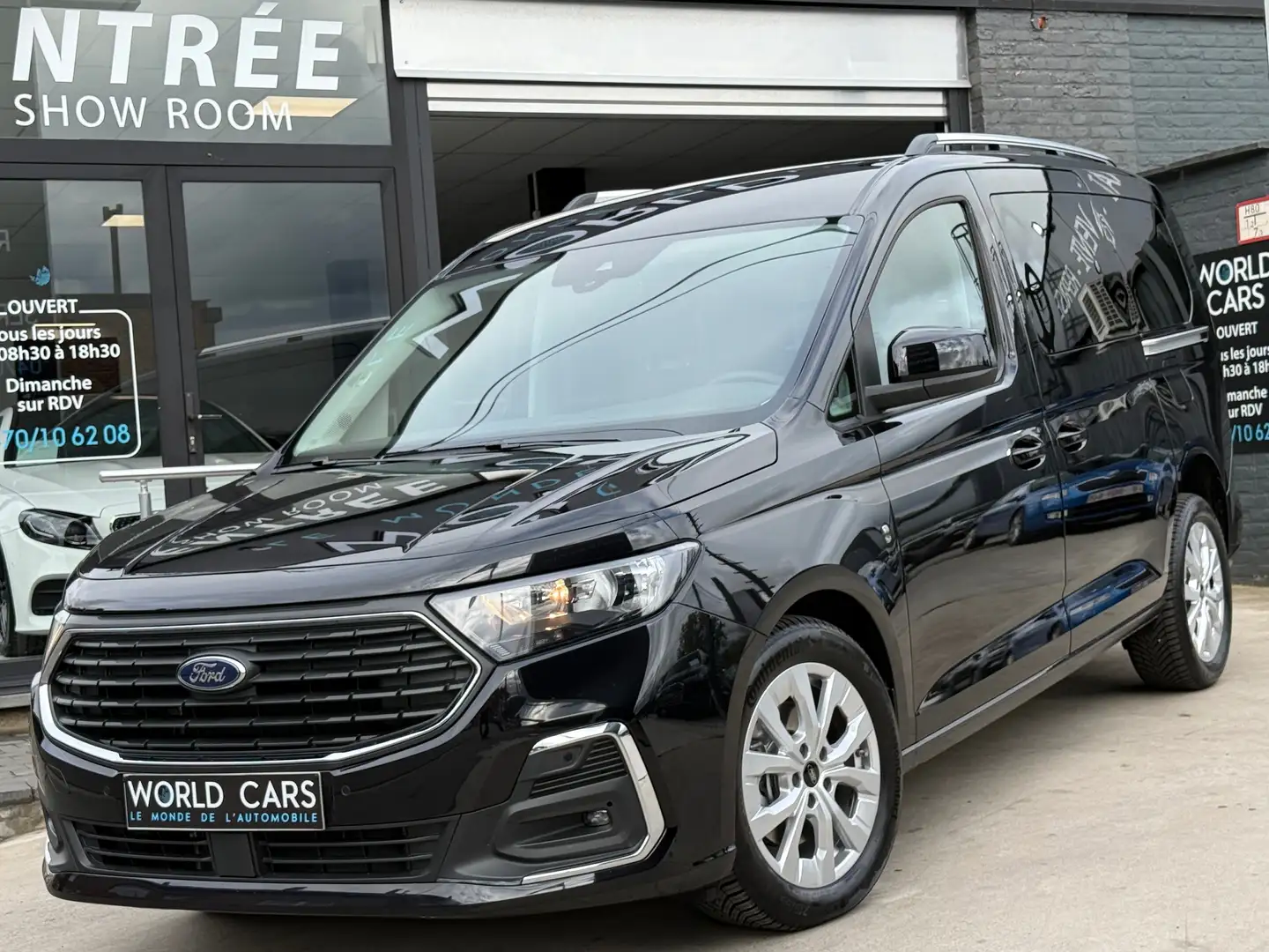 Ford Tourneo Connect 2.0 TITANIUM 7PLACES/ DISTRO/ LINE ASS./ CAMERA Zwart - 1