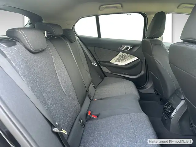 BMW 1 Series view 8