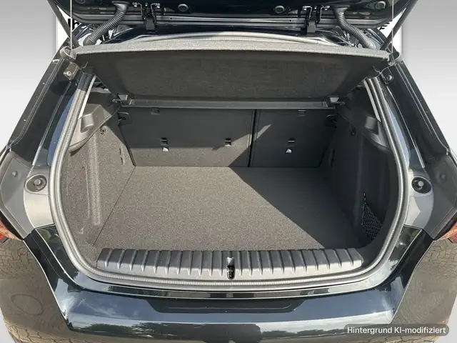 BMW 1 Series view 11
