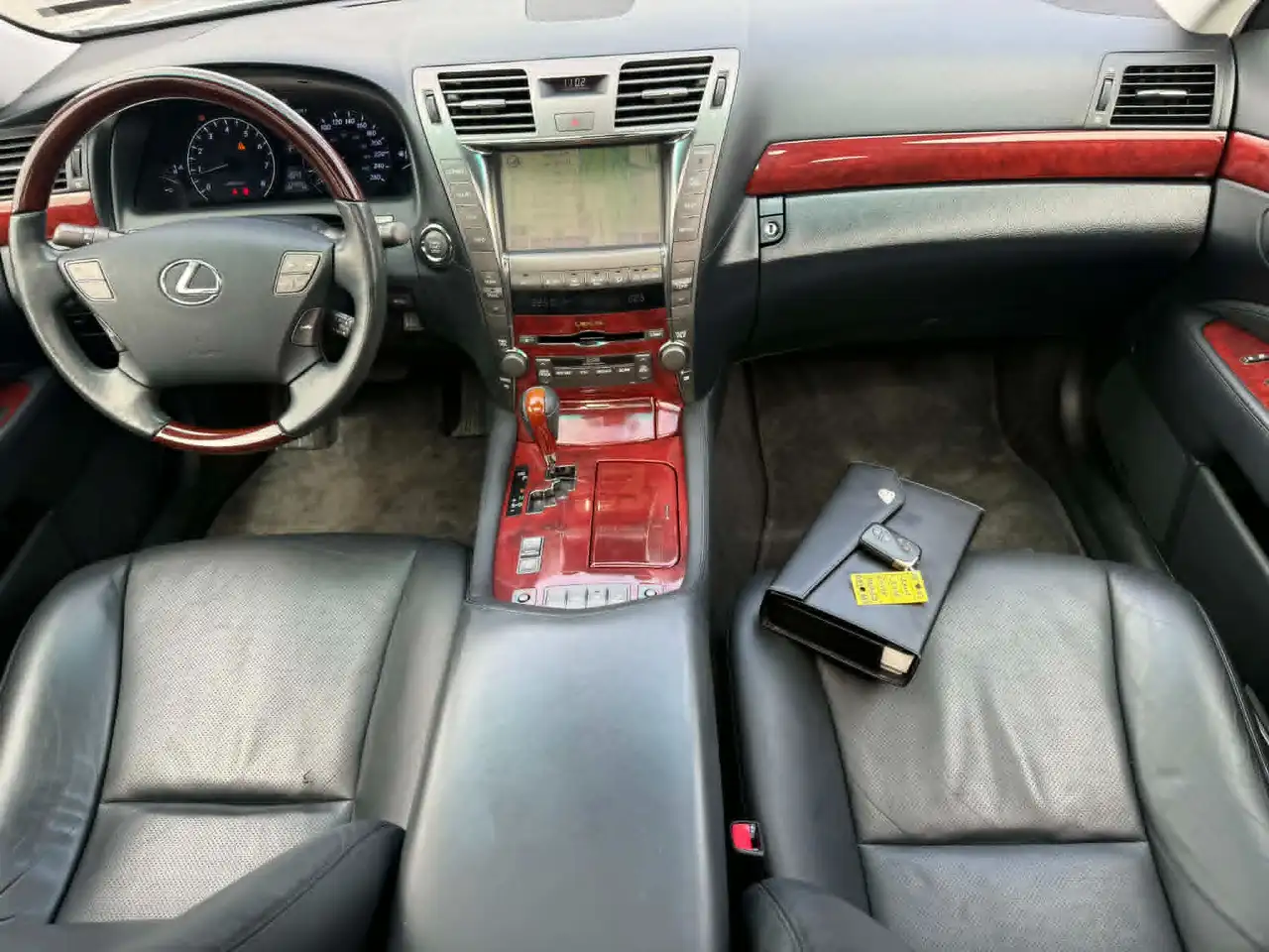 Lexus LS photo Lexus LS