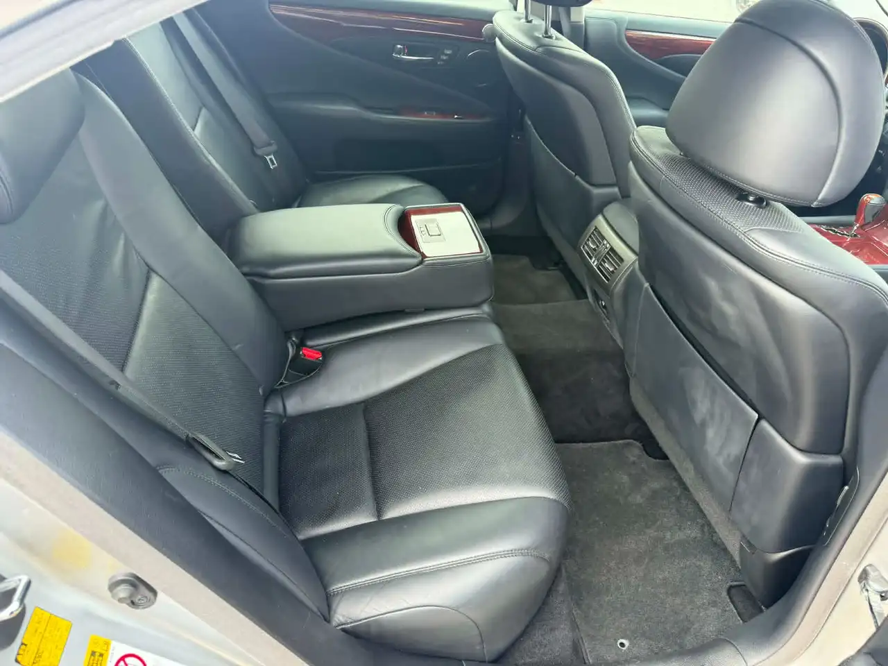 Lexus LS photo Lexus LS