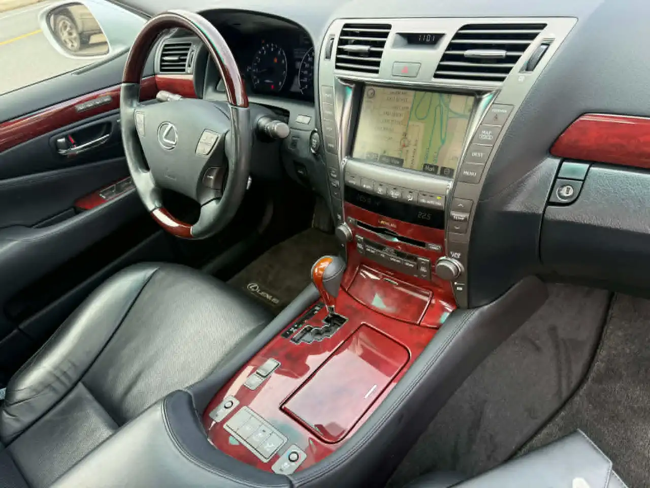 Lexus LS photo Lexus LS