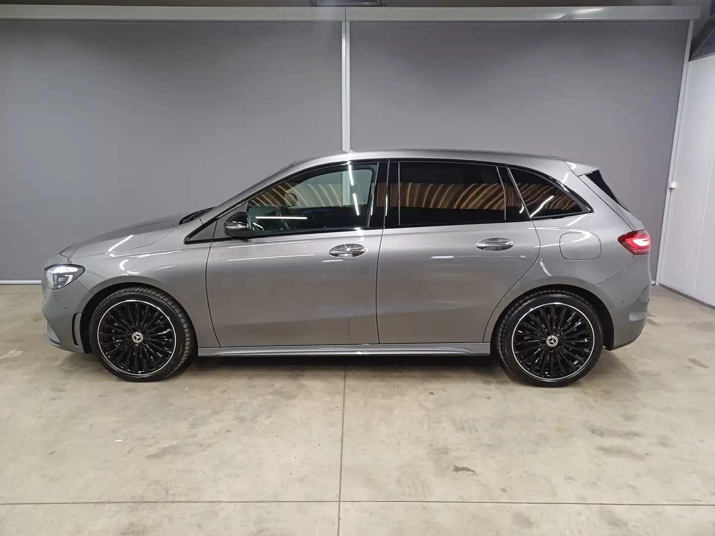 Mercedes-Benz B 250 B 250 e 8G-DCT AMG Line Advanced Plus,Nightpakket. Gris - 2