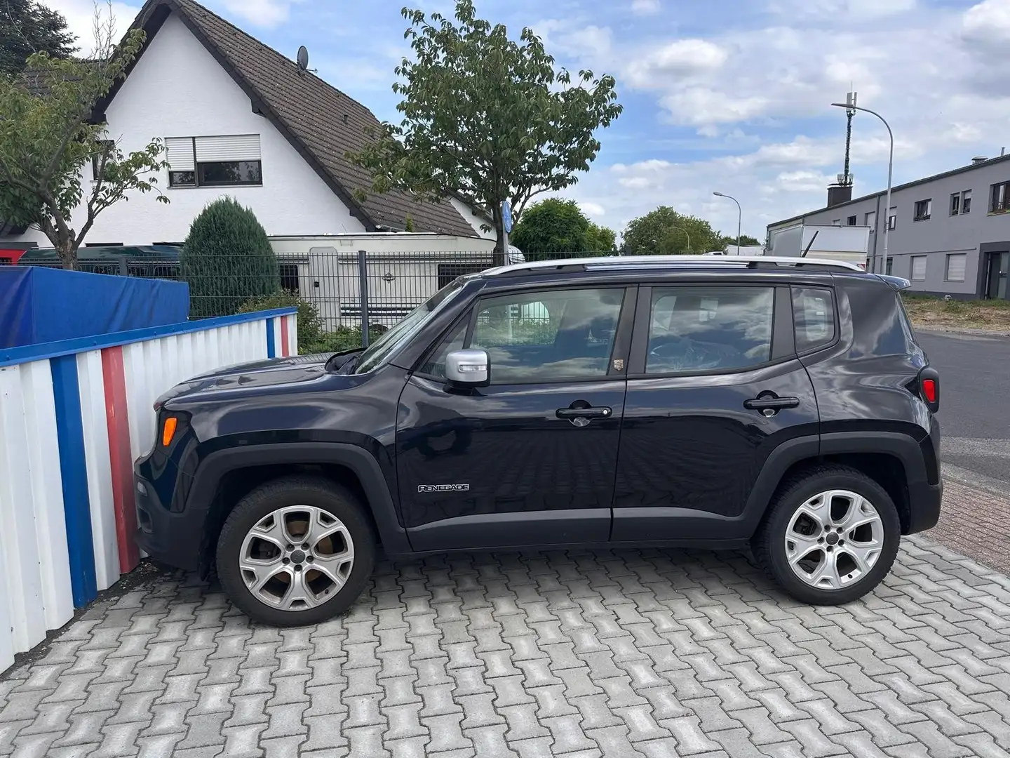 Jeep Renegade Renegade 2.0 MultiJet Act Drive Ltd Advent Edition Schwarz - 1
