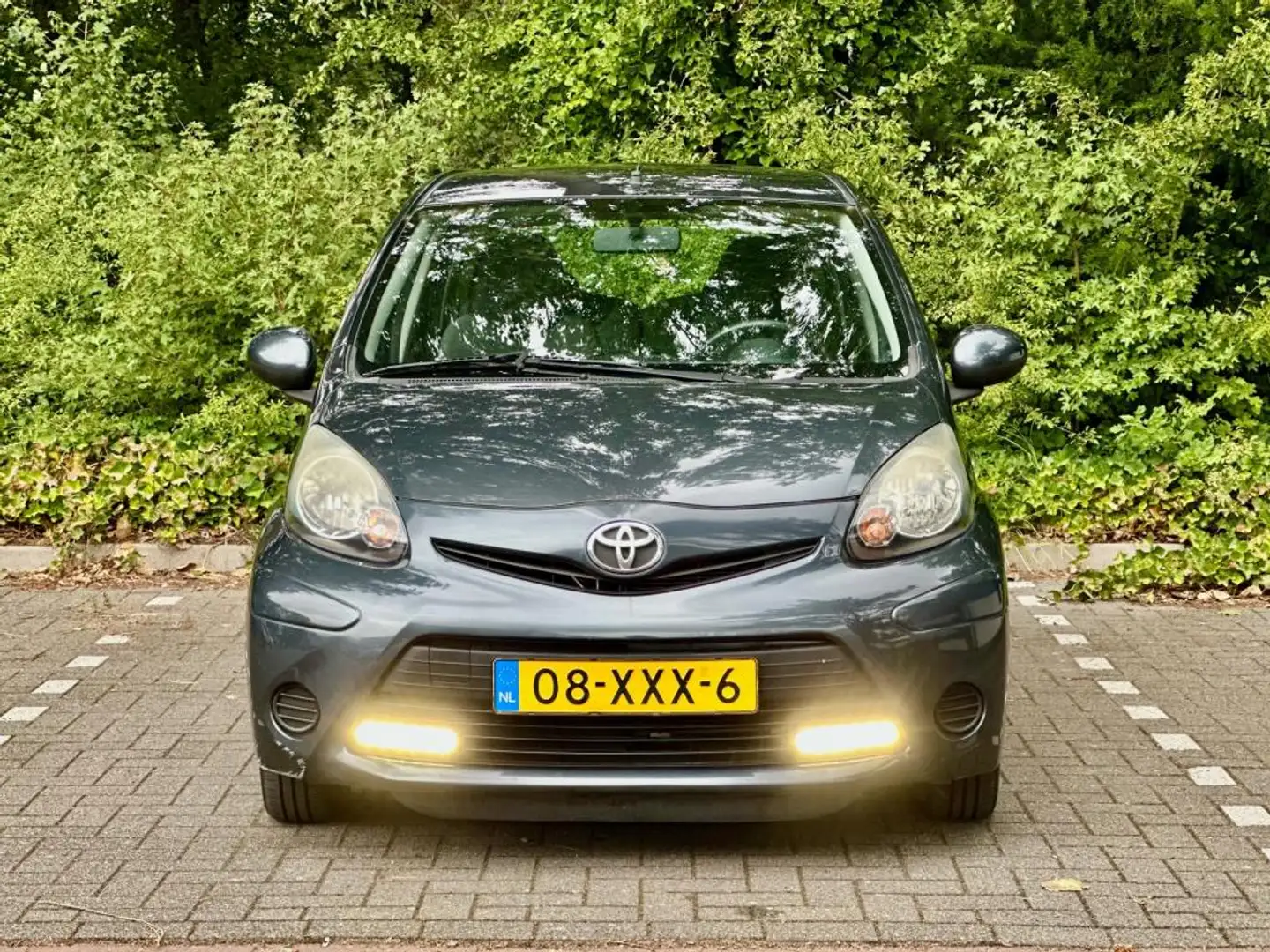 Toyota Aygo 1.0 VVT-i eerste eigenaar|Bluetooth|Airco|APK Grijs - 2