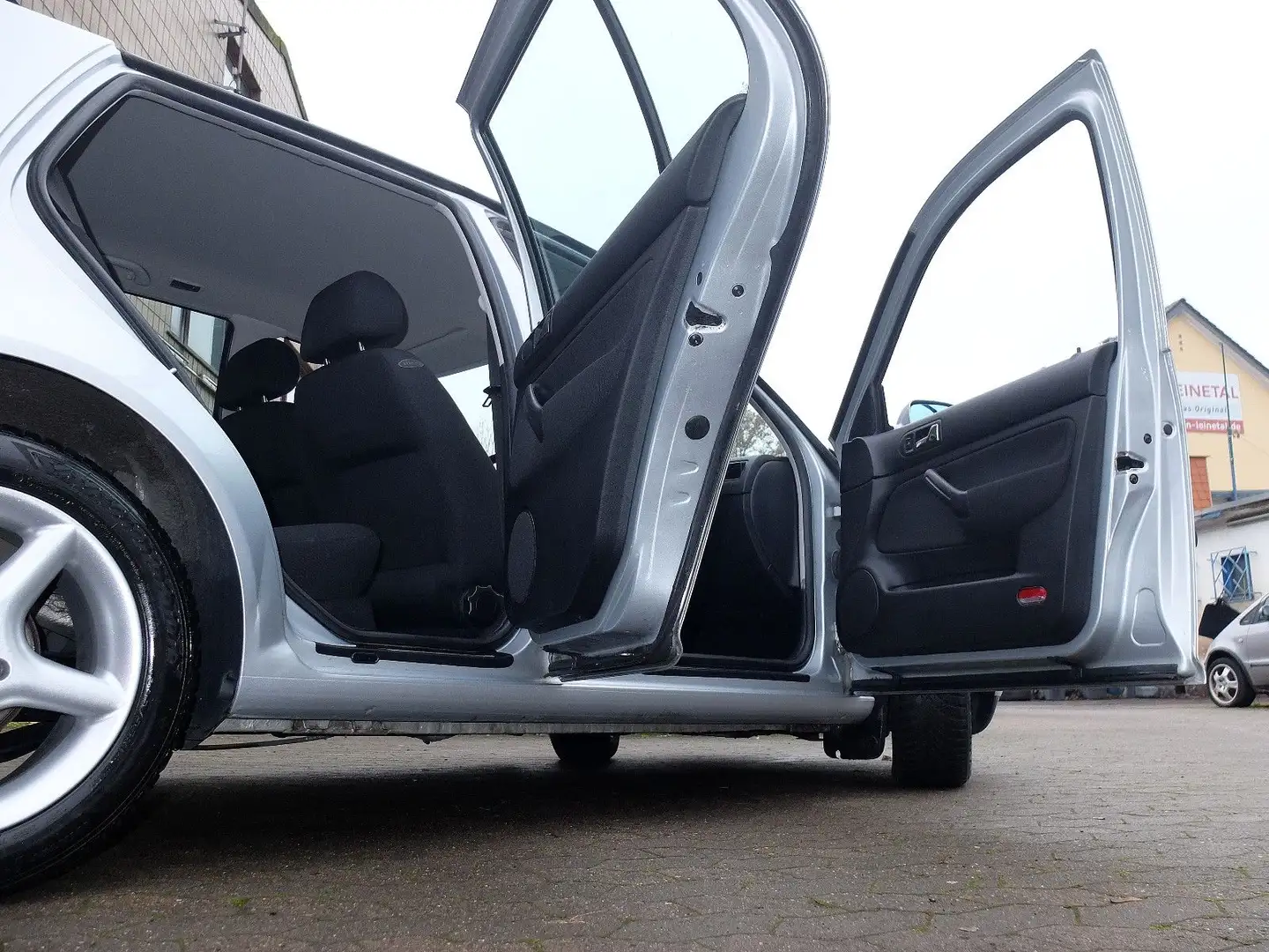 Volkswagen Golf 1.6 Edition - Klima- 2.Hand - Zilver - 2