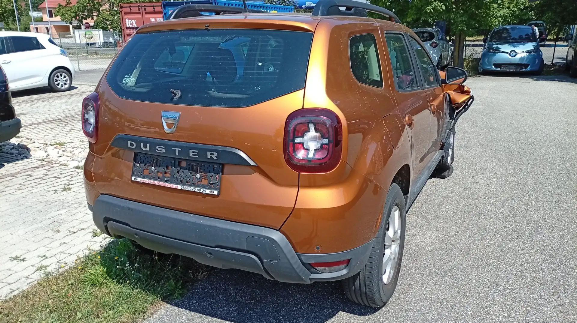 Dacia Duster II 1.6 SCe 115 Comfort 2WD Orange - 2