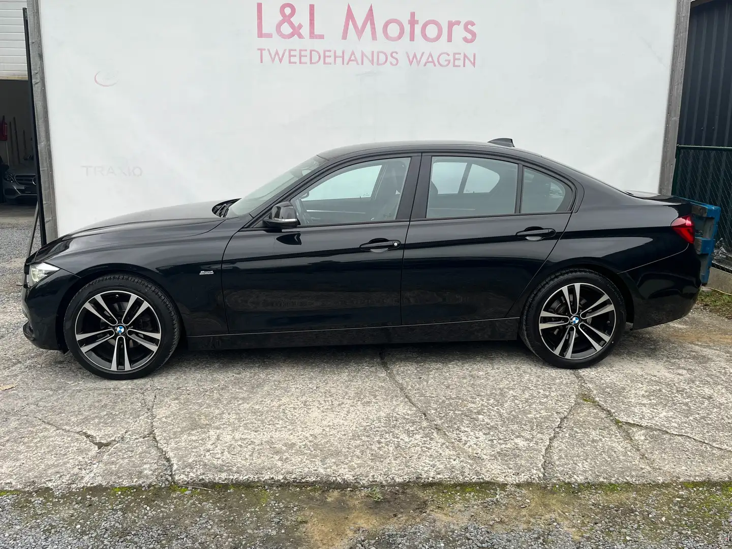 BMW 316 dA SportLine Navi Led Carplay Keylessgo Full! Noir - 2