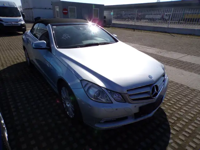 Mercedes-Benz E 250 E 250 CDI BlueEfficiency Cabrio