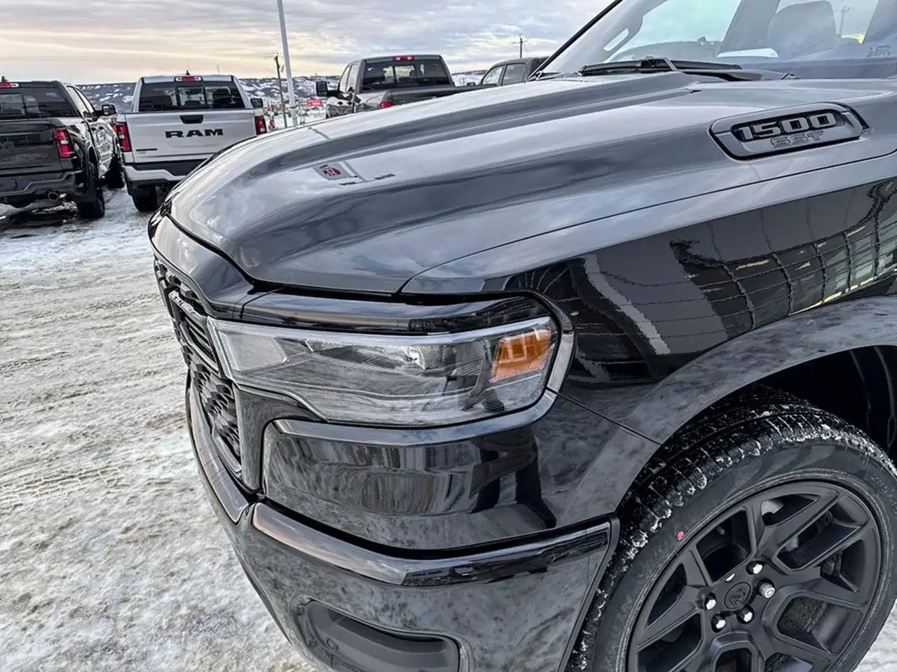 RAM 1500 снимка RAM 1500