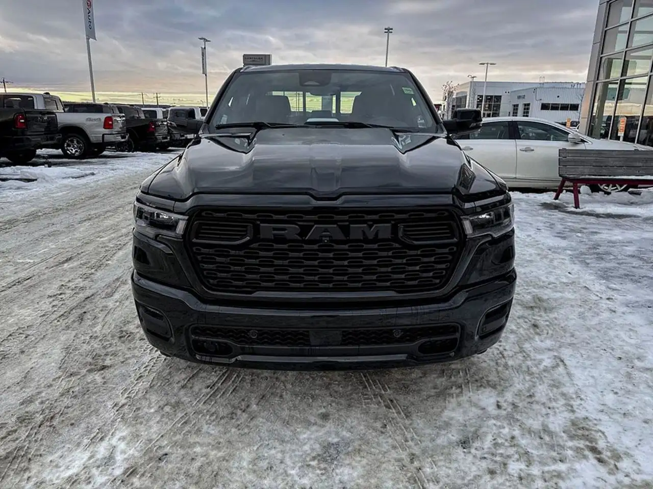 RAM 1500 снимка RAM 1500