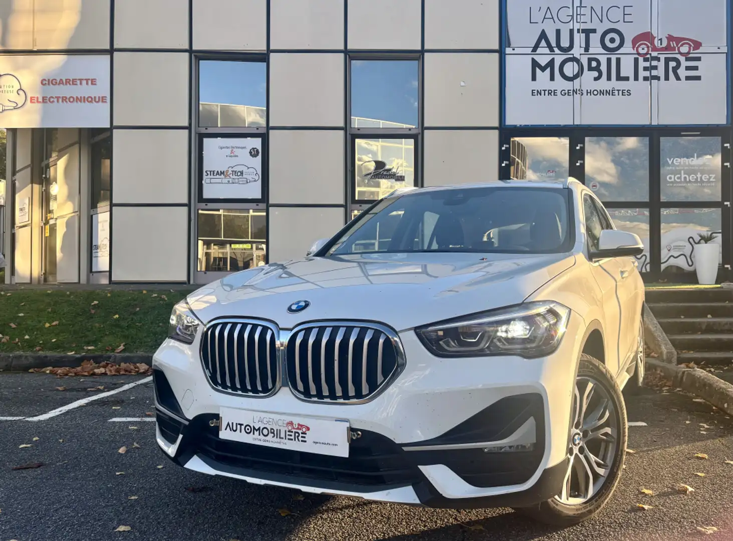 BMW X1 BMW X1 U11 sDrive 18i 136ch DKG7 xLine Blanc - 1
