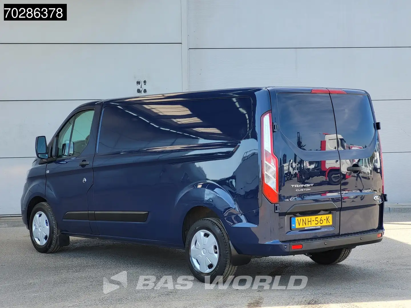 Ford Transit Custom 130PK Automaat L2H1 LED Navi Airco Cruise Parkeers Blauw - 2
