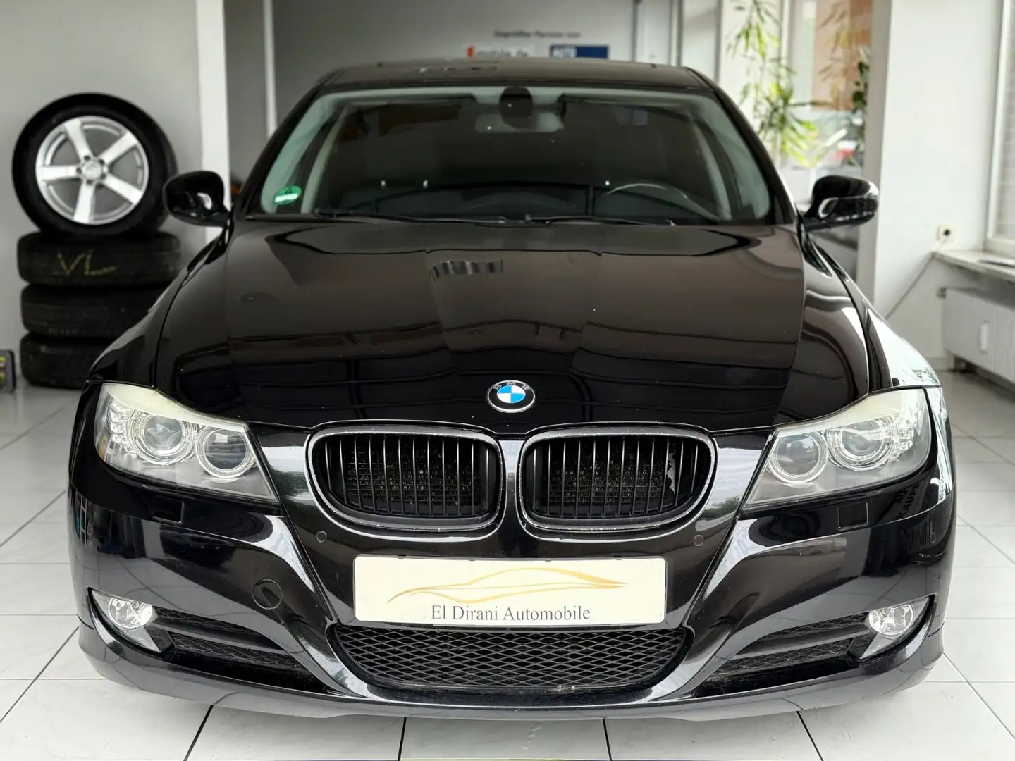 BMW 318 i Lim. S-Dach/Anhängerk/Xenon/Navi/Sitzhz/PDC Negro - 2