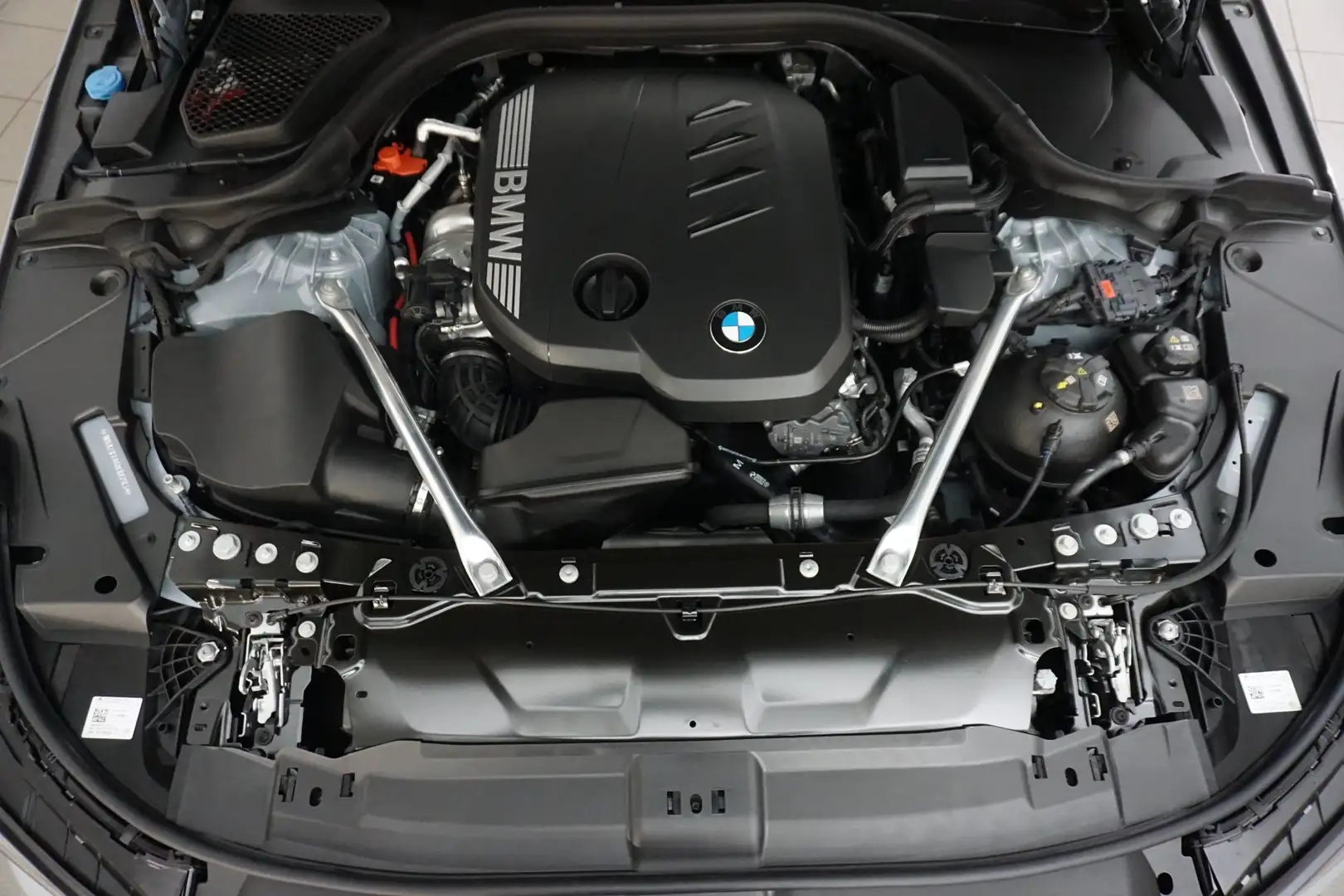 BMW 520 520d xDrive Grau - 2
